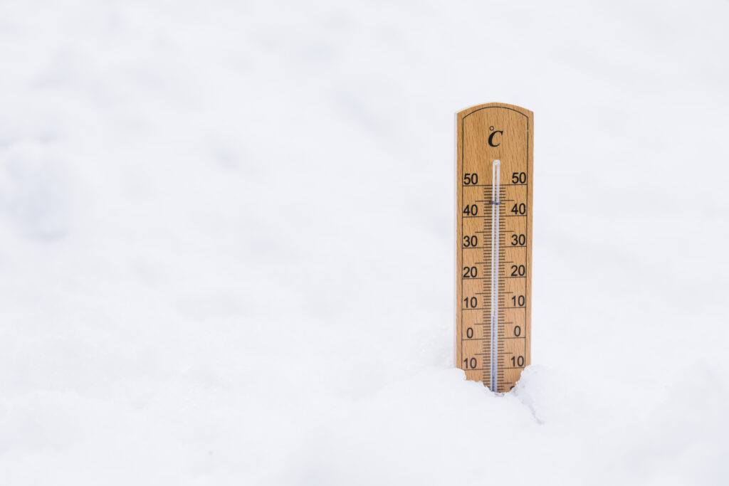 Termómetro en la nieve
